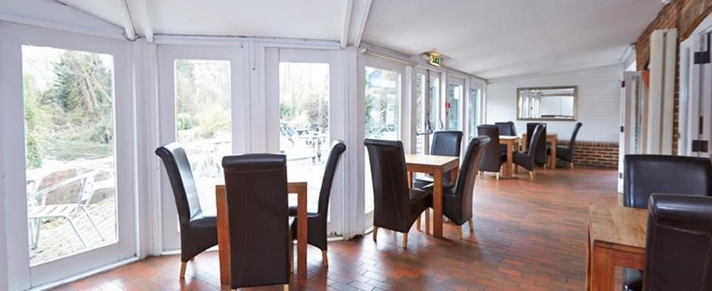 The Bear Hotel By Greene King Inns Hungerford Ngoại thất bức ảnh